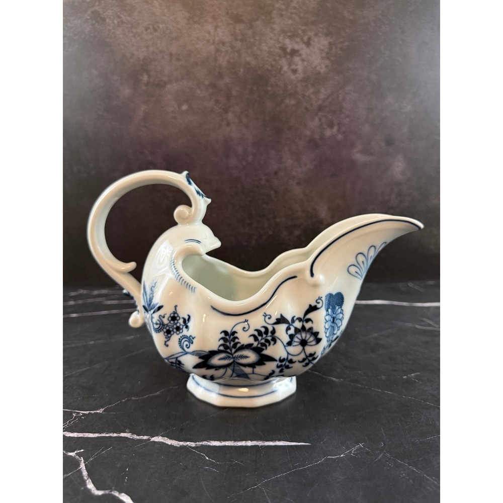 VTG Blue Danube Porcelain Blue Onion Gravy or Sauce Boat 4x6x9in Rectangle Stamp